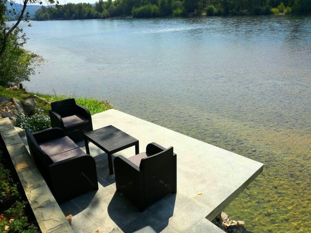 Riverside Guesthouse Pocitelj Eksteriør bilde
